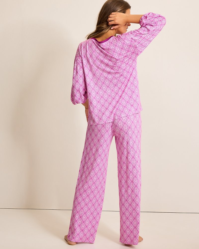 Tommy Bahama Jersey 3/4-Sleeve & Pants Pajama Set