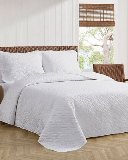 Tommy Bahama Solid King Quilt/Sham Set