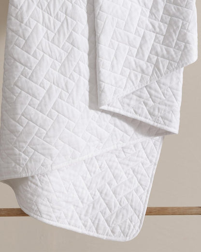 Tommy Bahama Solid King Quilt/Sham Set