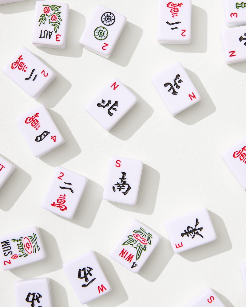 Tommy Bahama Mahjong Game Set