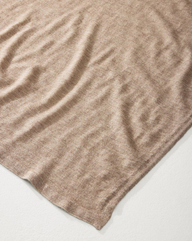 Tommy Bahama Essential Travel Wrap