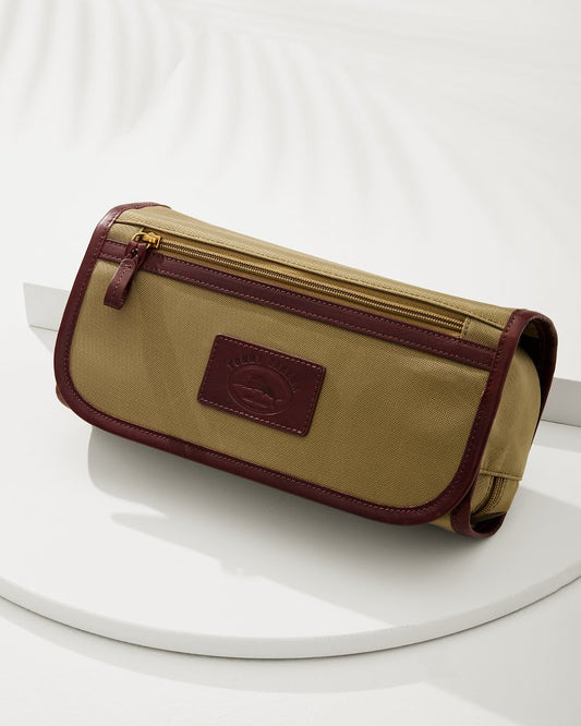 Tommy Bahama Tommy Bahama Nylon Hanging Dopp Kit