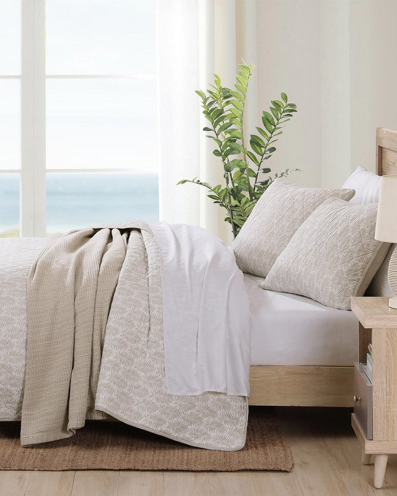 Tommy Bahama Bahama Fronds Reversible 3-Piece Full/Queen Quilt Set