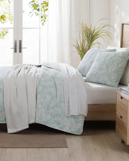 Tommy Bahama Art of Palms Reversible 3-Piece King Quilt Set