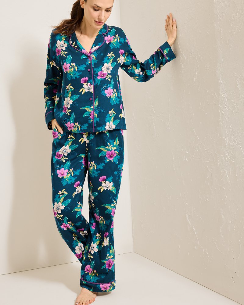 Tommy Bahama Woven Sateen Long Sleeve & Pants Pajama Set