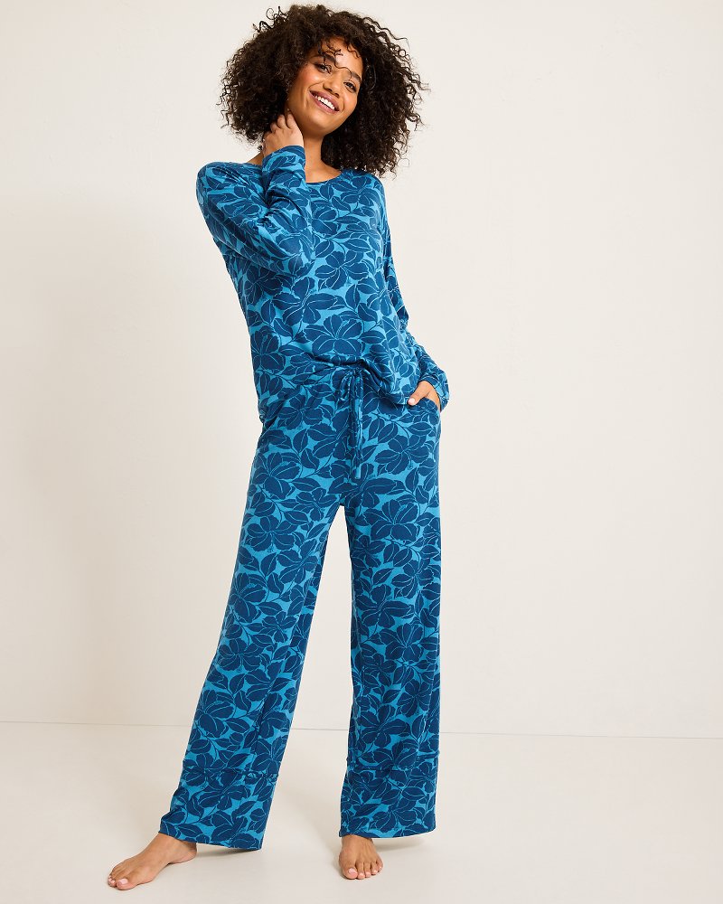 Tommy Bahama Knit Long Sleeve & Pants Pajama Set